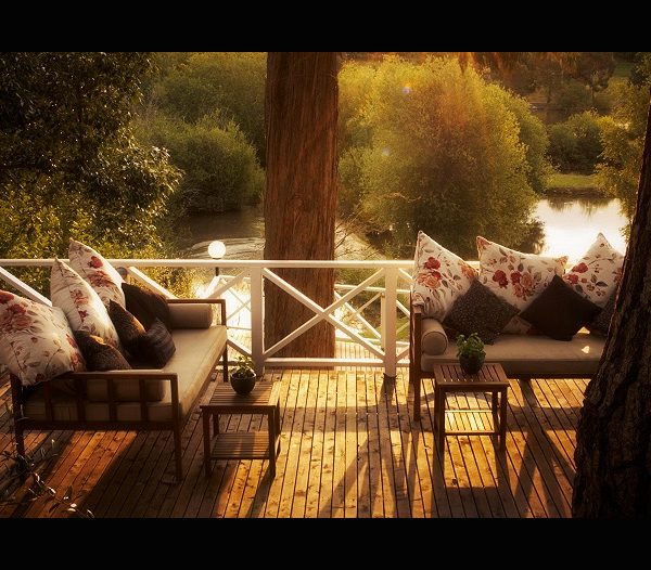 Lake House Hotel and Restaurant